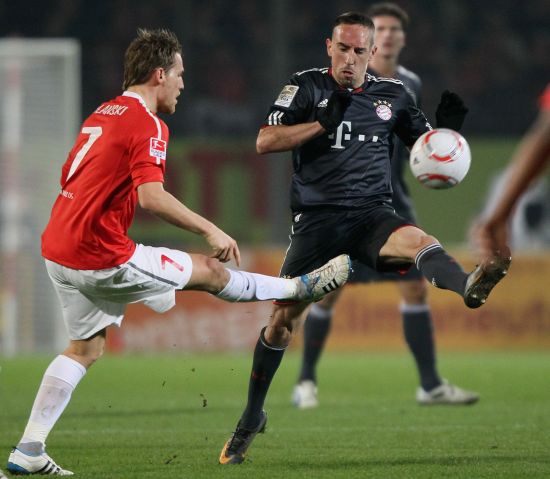 尤其是通过 尤其是通过